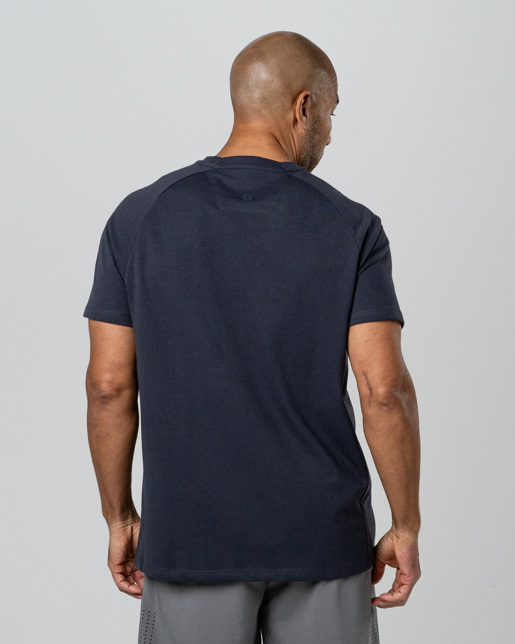 Sooper Raglan Tee - Ebony